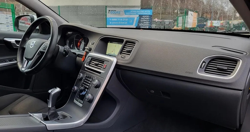 Volvo V60 cena 55900 przebieg: 212000, rok produkcji 2017 z Kraków małe 436